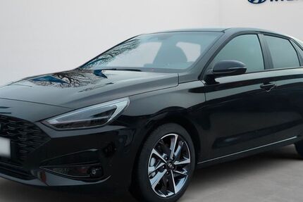 Hyundai i30 2.500 km 28.590 &euro; München 80807