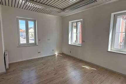 Wohnung zum Mieten in Landshut 2.000 € 140 m²