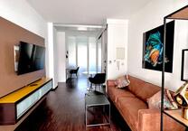Designer Apartment für Singles - vollständig modern möbliert