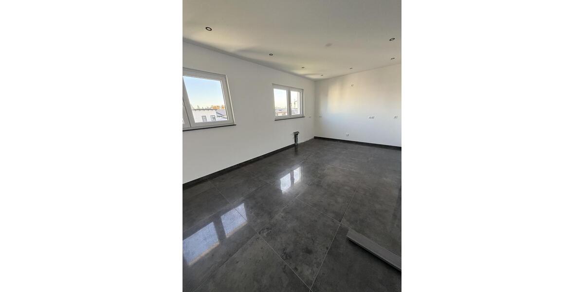 Reihenhaus Offenbach am Main Bieber - 7 Zimmer, 200 m&sup2;, 3.000&euro; | Angebot:24214804