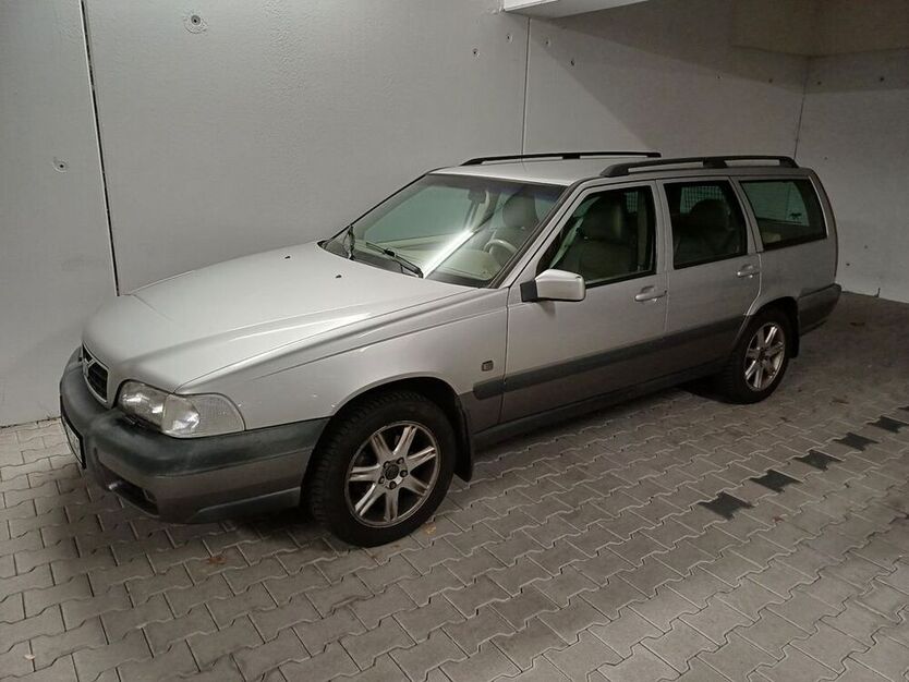 V70