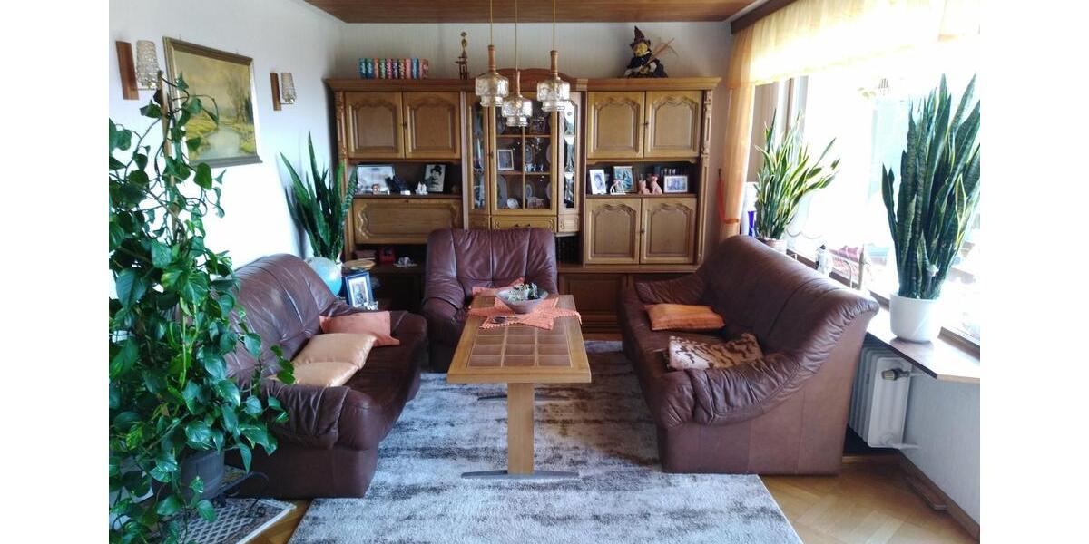 Mehrfamilienhaus mit großem Grundstück zimmer