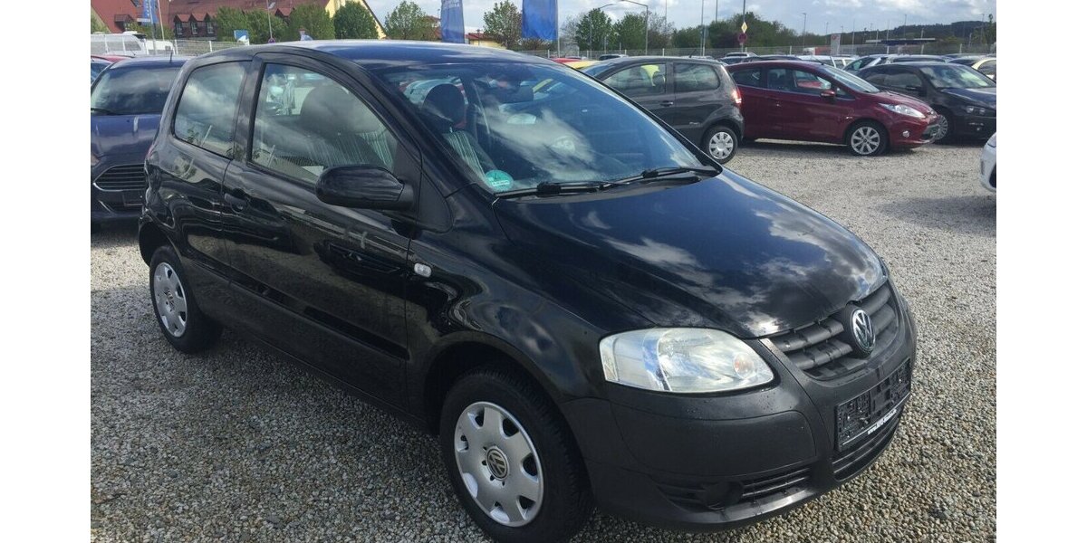 VW Fox Basis,Servol,Radio-CD,Tüv Neu! 150.000 km 2.999 € Himmelkron 95502