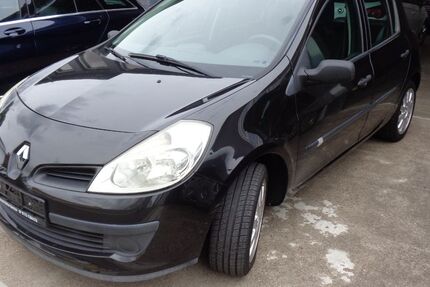 Renault Clio 86.019 km 2.850 &euro; Göttingen 37081
