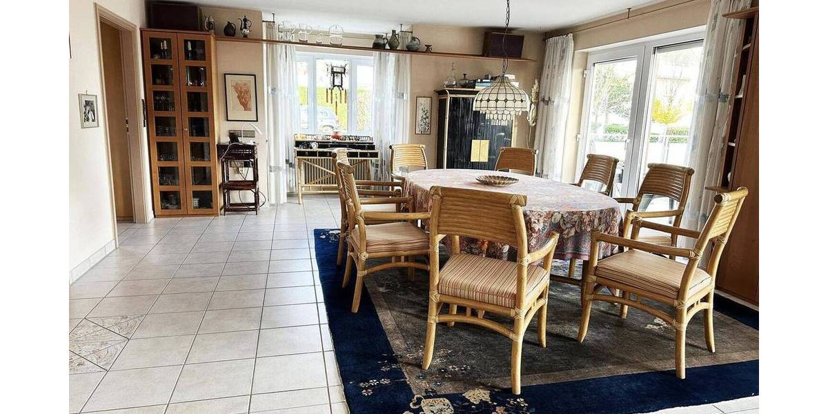 Großzügige barrierearme 3 Zimmer-Erdgeschoss-Wohnung mit Doppelgarage und großem Balkon 3 zimmer