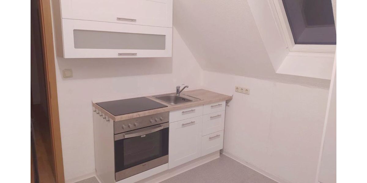 Schicke Dachgeschosswohnung mit EBK! - Dachgeschoßwohnung Bernsdorf | Angebot:26491722