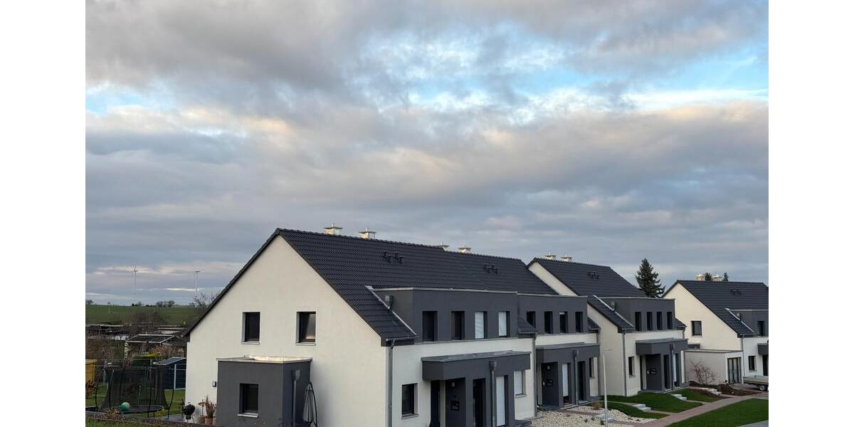 Sparen Sie bis zu 30% Energiekosten Neubau RH Whg. in Crimmitschau, Bebelstraße inkl. Kaminofen 4.5 zimmer