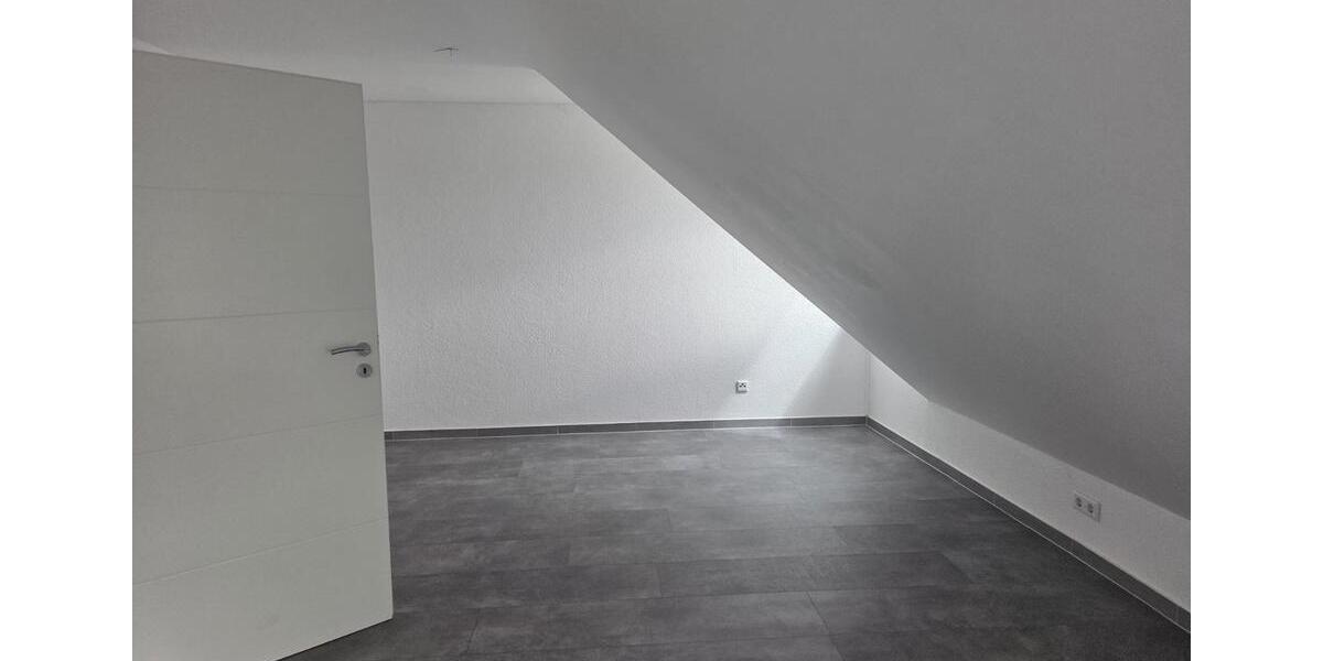 Maisonettenwohnung Mutterstadt - 6 Zimmer, 200 m&sup2;, 2.340&euro; | Angebot:26365112