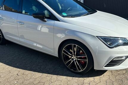 Seat Leon 61.000 km 23.900 € Schwabach 91126