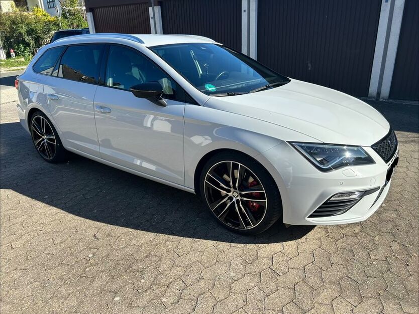 Seat Leon 61.000 km 23.900 € Schwabach 91126