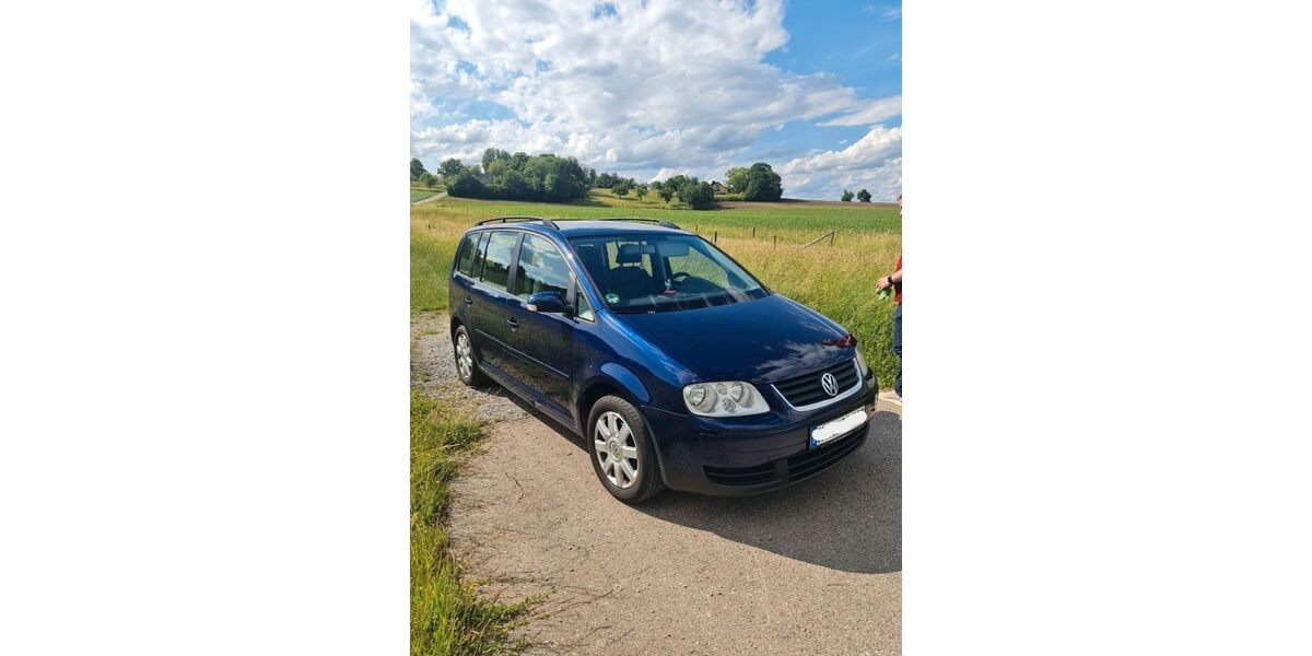 VW Touran 210.000 km 3.000 &euro; Waldenburg 74638