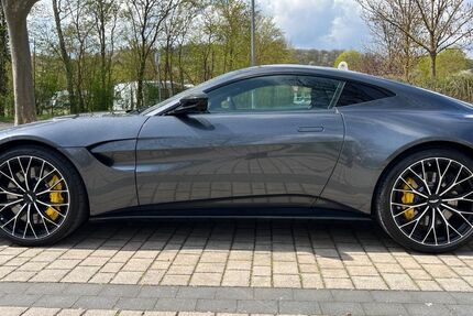 Aston Martin V8 Vantage 11.300 km 148.007 &euro; Schwarzach 97359