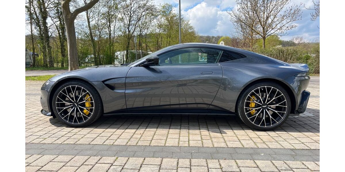 Aston Martin V8 Vantage 11.300 km 148.999 &euro; Schwarzach 97359