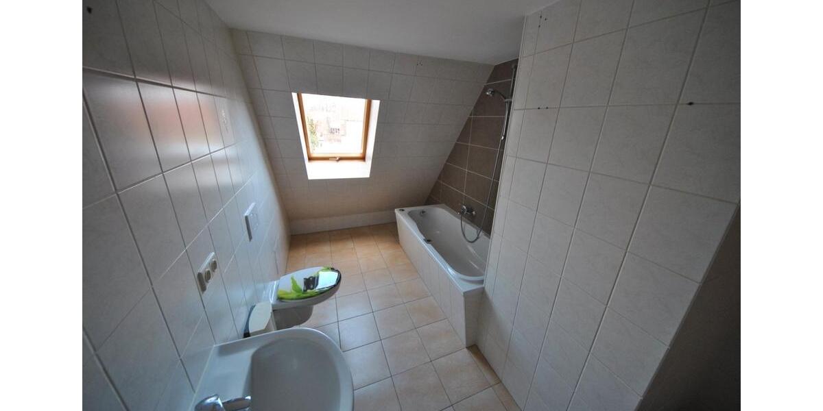 Dachgeschoßwohnung Bischofswerda - 2 Zimmer, 60 m&sup2;, 410&euro; | Angebot:26394896