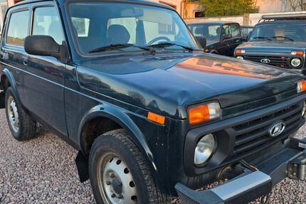 Lada Taiga 71.000 km 8.800 &euro; Waltershausen 99880
