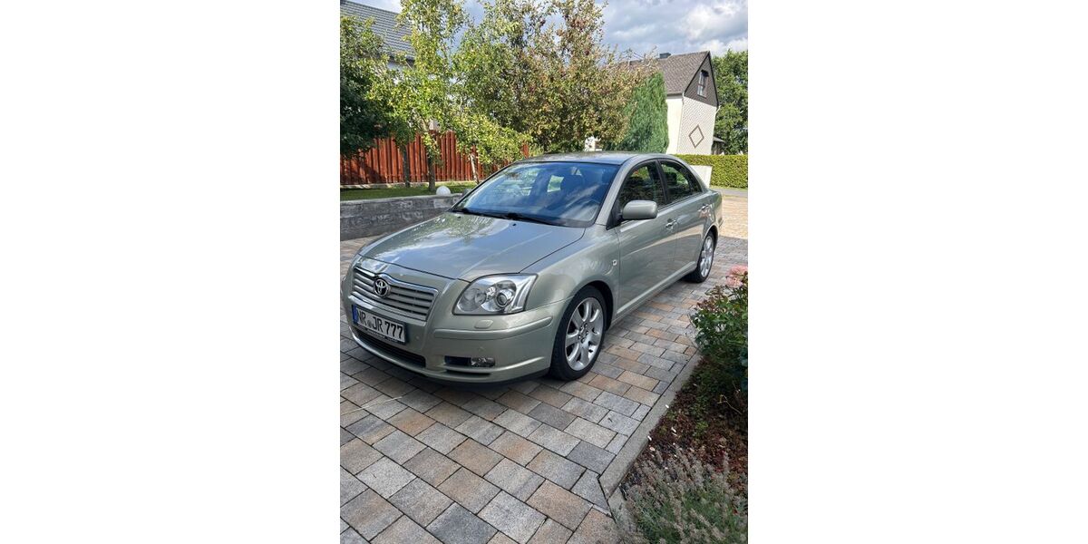 Toyota Avensis 170.000 km 7.500 &euro; Großmaischeid 56276