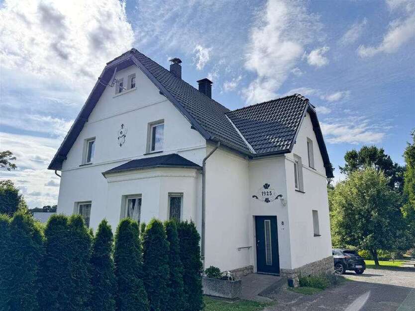 Haus zum Kaufen in Lage 235.000 € 120.23 m²
