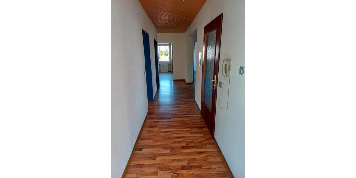 Etagenwohnung Borken (Hessen) - 5 Zimmer, 112 m&sup2;, 900&euro; | Angebot:25353169