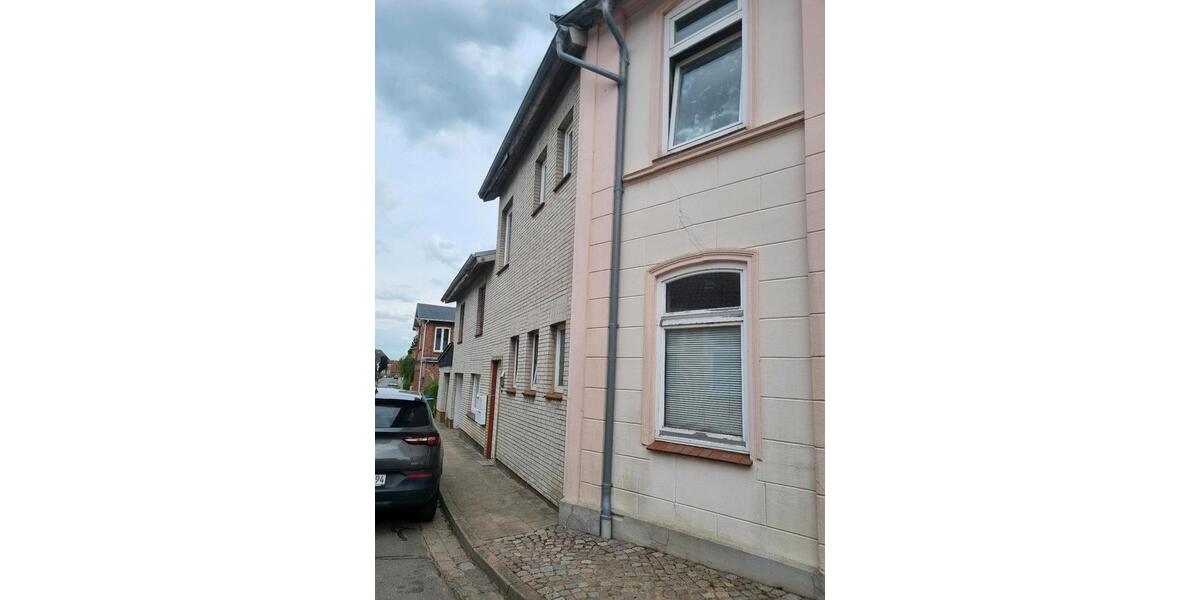 Mehrfamilienhaus, Wohnhaus Wesselburen - 5 Zimmer, 175 m&sup2;, 125.000&euro; | Angebot:27023253