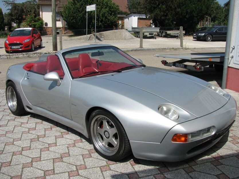 928