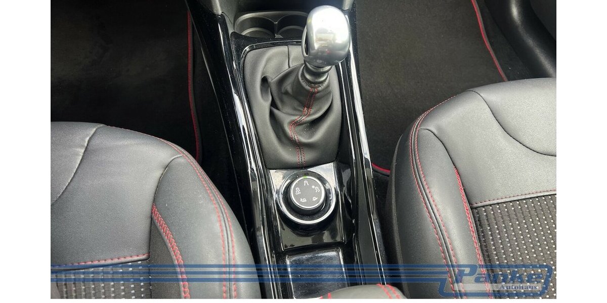 Peugeot 2008 1.2 PT 130 Allure*Pano*Navi*Leder*1-Hand* 79.035 km 12.490 &euro; Berlin 13187