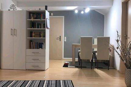 Schöne, helle Dachgeschoss Wohnung zimmer