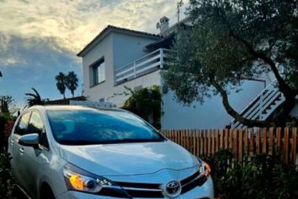 Toyota Verso 149.000 km 9.500 &euro; Aachen 52070