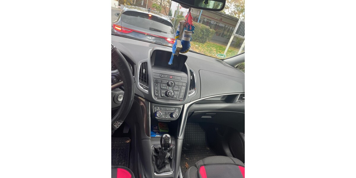 Opel opel zafira tourer 177.973 km 8.000 &euro; Frankfurt 