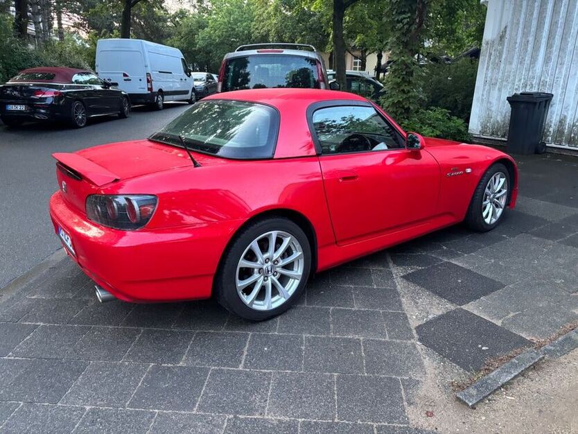 S2000