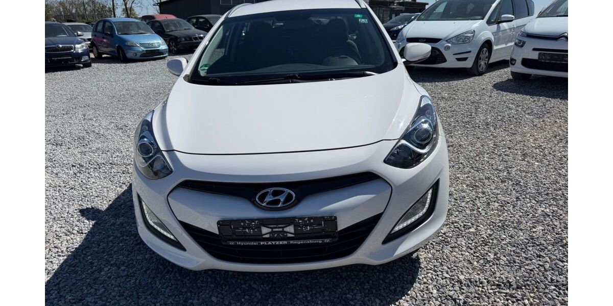 Hyundai i30 142.000 km 5.199 &euro; Regensburg 93055
