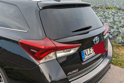 Toyota Auris Touring Sports 89.500 km 16.399 &euro; Kerken 47647