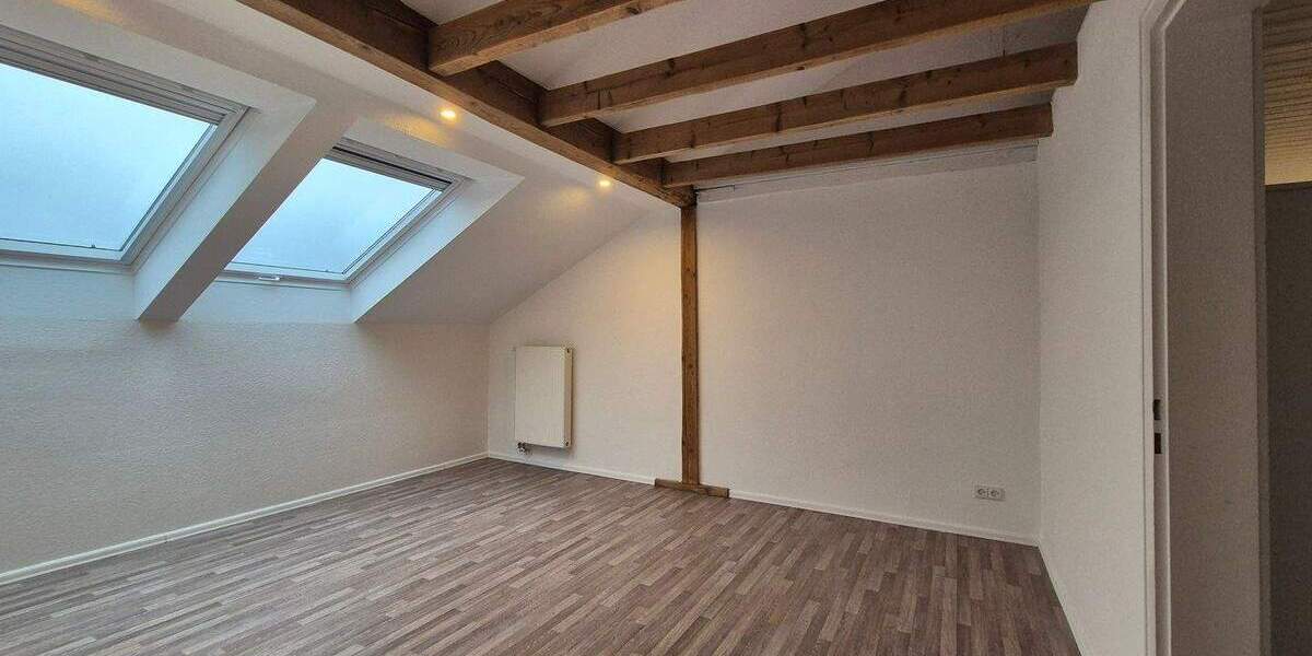 Etagenwohnung Pfullingen - 4 Zimmer, 99 m&sup2;, 1.100&euro; | Angebot:25778769