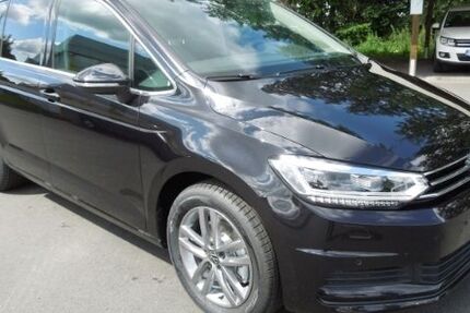 VW Touran 4.300 km 34.685 &euro; Föritztal OT Neuhaus-Schierschnitz 96524