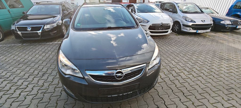 Opel Astra 157.130 km 1.999 € München 81243
