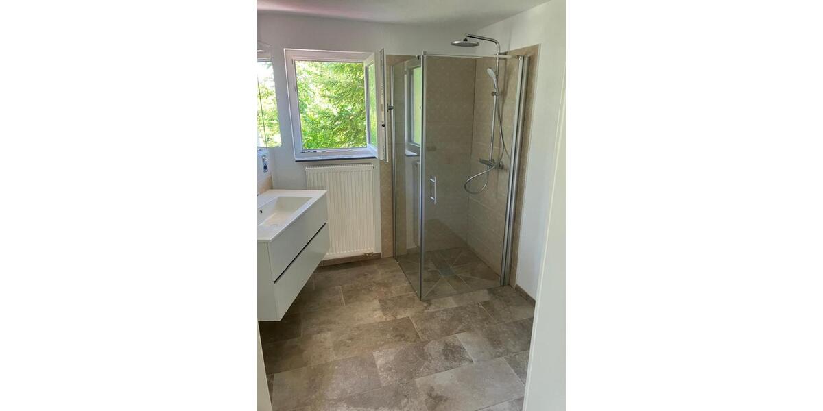 Renovierte schöne 4 Zimmer Wohnung 4 zimmer