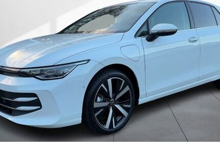 VW Golf 1.122 km 44.890 &euro; Dresden 01169
