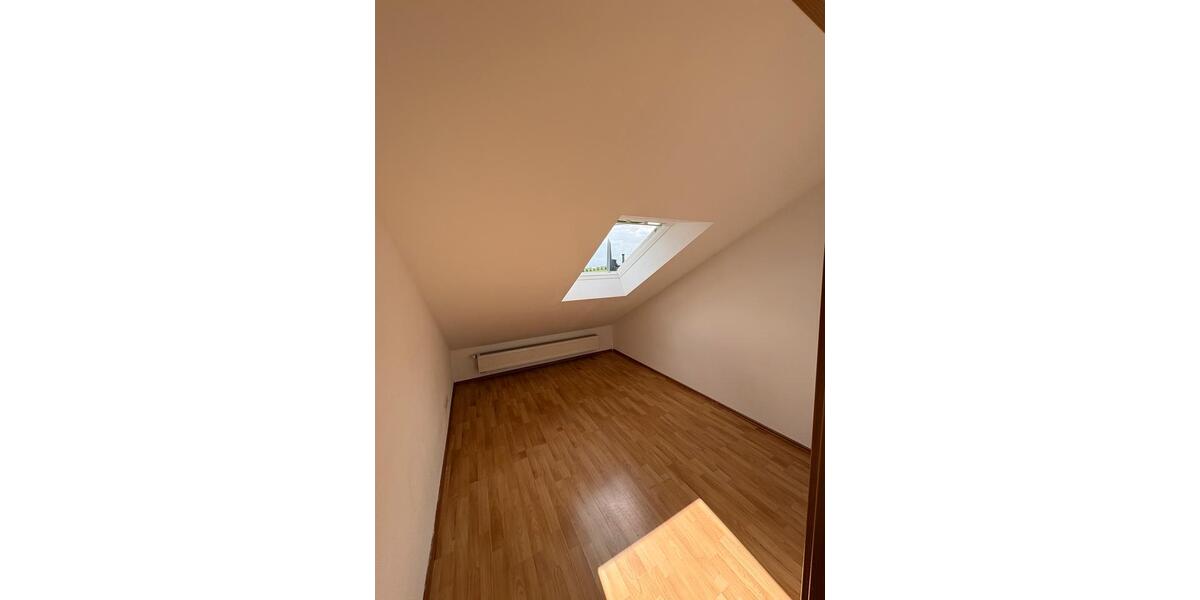 Dachgeschoßwohnung Limburg an der Lahn Eschhofen - 3 Zimmer, 70 m&sup2;, 600&euro; | Angebot:26598377