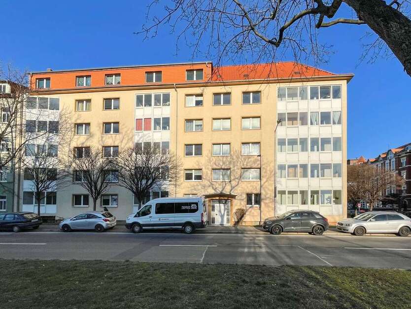 Provisionsfrei! 2-Zi.-Wohnung mit Wintergarten im Herzen von Erfurt! fast 5% Rendite möglich 2 zimmer