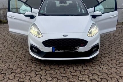 Ford Fiesta 99.500 km 17.200 &euro; Duisburg 47179