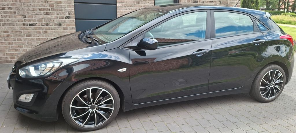 Hyundai i30 140.100 km 5.500 &euro; Surwold 26903