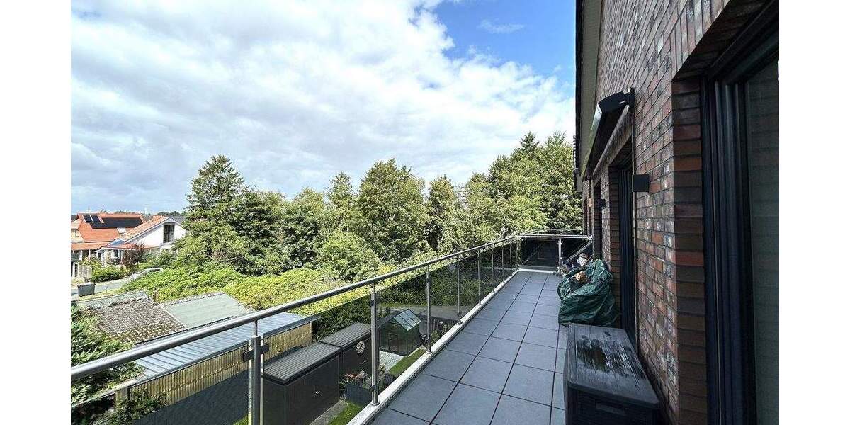 Etagenwohnung Bremerhaven Lehe - 2 Zimmer, 69 m&sup2;, 830&euro; | Angebot:25626811