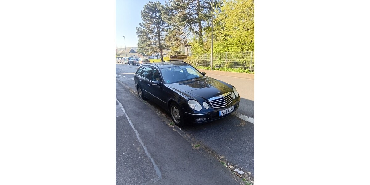 Mercedes-Benz E 280 Combi 4 Matic 271.788 km 3.400 € Köln 50667