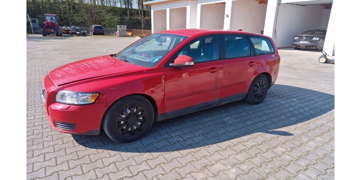 Volvo V50 168.000 km 1.950 &euro; Bockhorn 85461