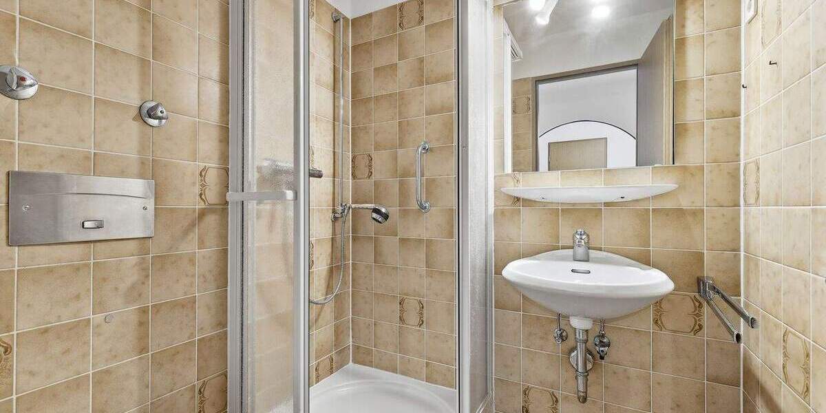 Etagenwohnung München Berg am Laim - 3 Zimmer, 82 m&sup2;, 499.000&euro; | Angebot:25602538