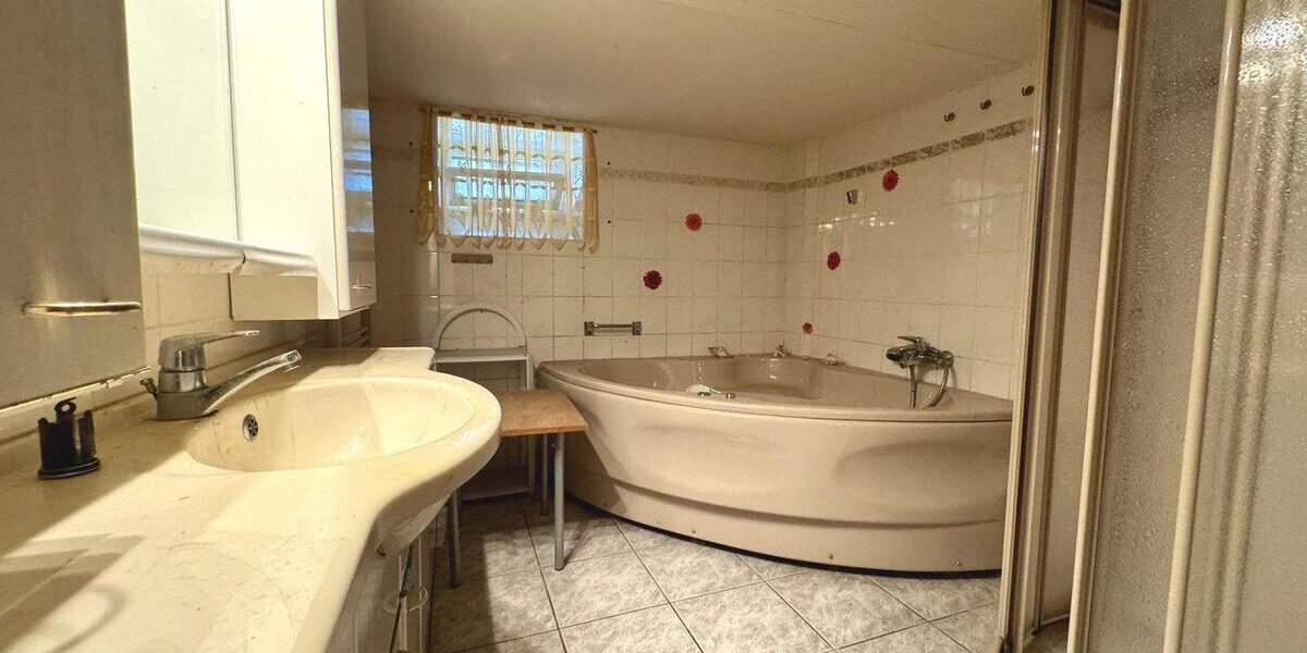 Einfamilienhaus Kubschütz Jenkwitz - 8 Zimmer, 179 m&sup2;, 240.000&euro; | Angebot:25877470