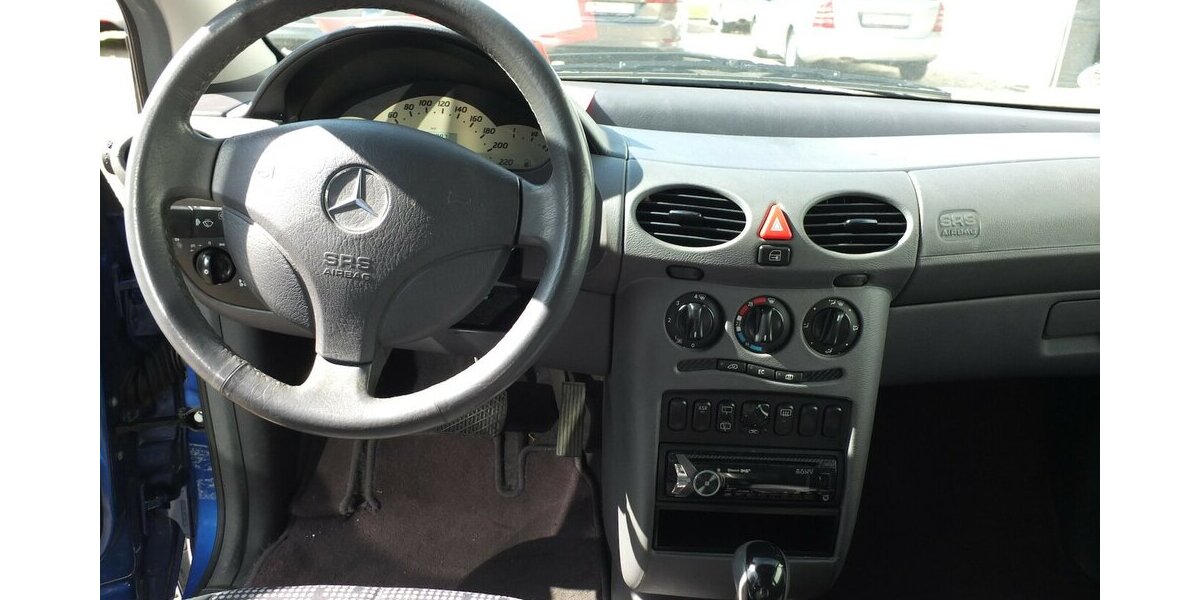 Mercedes-Benz A 190 AVANTGARDE AUTOMATIK KLIMA TEILLEDER 173.215 km 3.704 &euro; Köln 50858