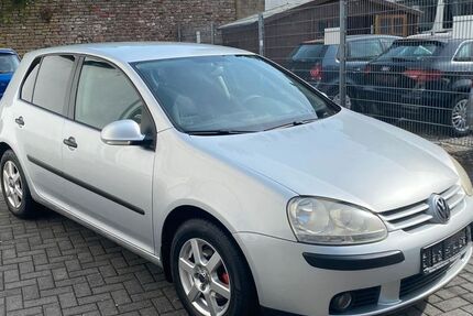 VW Golf 136.500 km 3.000 &euro; Solingen 42655