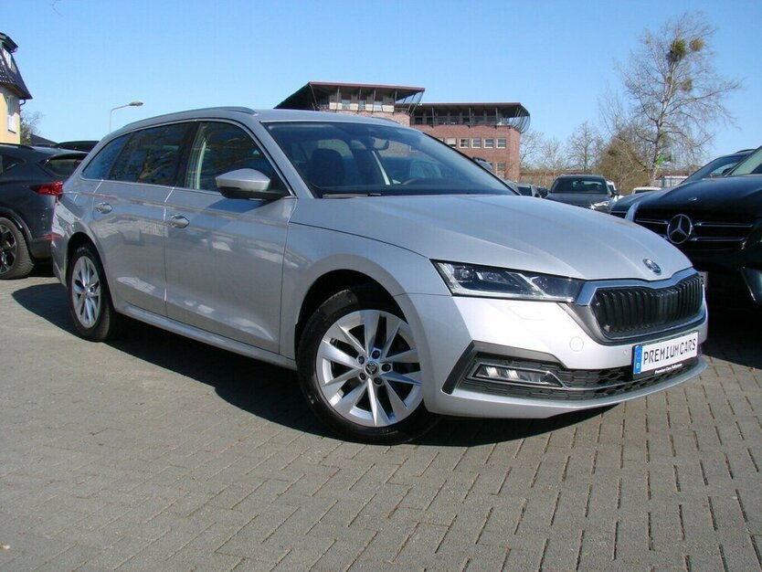Octavia 2.0TDI Style ACC Columbus HeadUp AHK