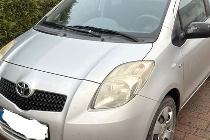 Toyota Yaris 202.400 km 3.200 &euro; Vechta 49377