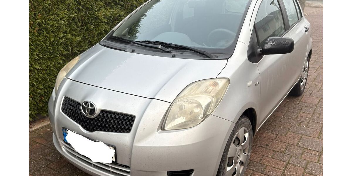 Toyota Yaris 202.400 km 3.200 &euro; Vechta 49377